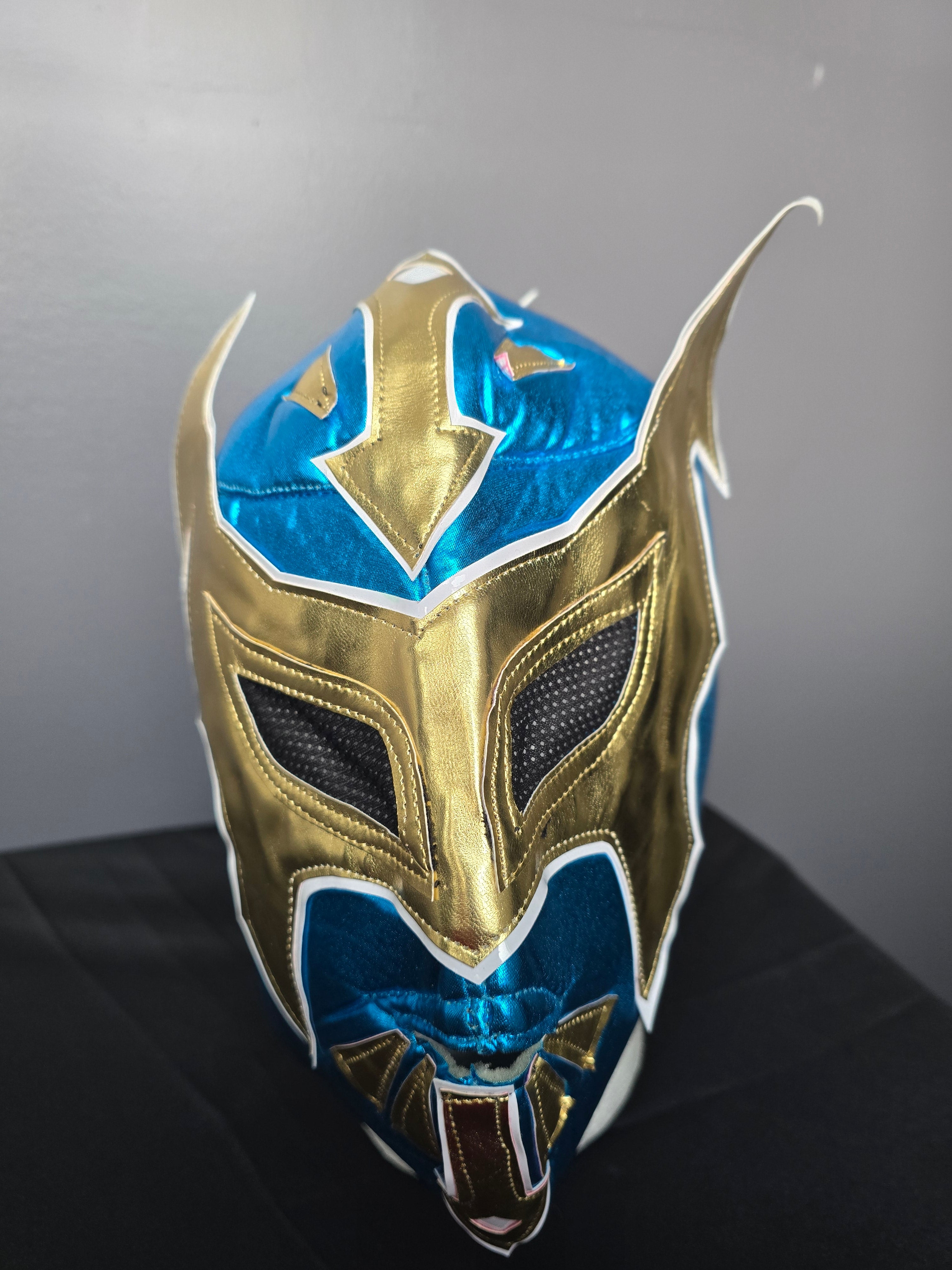 Sin Cara Luchador Mask