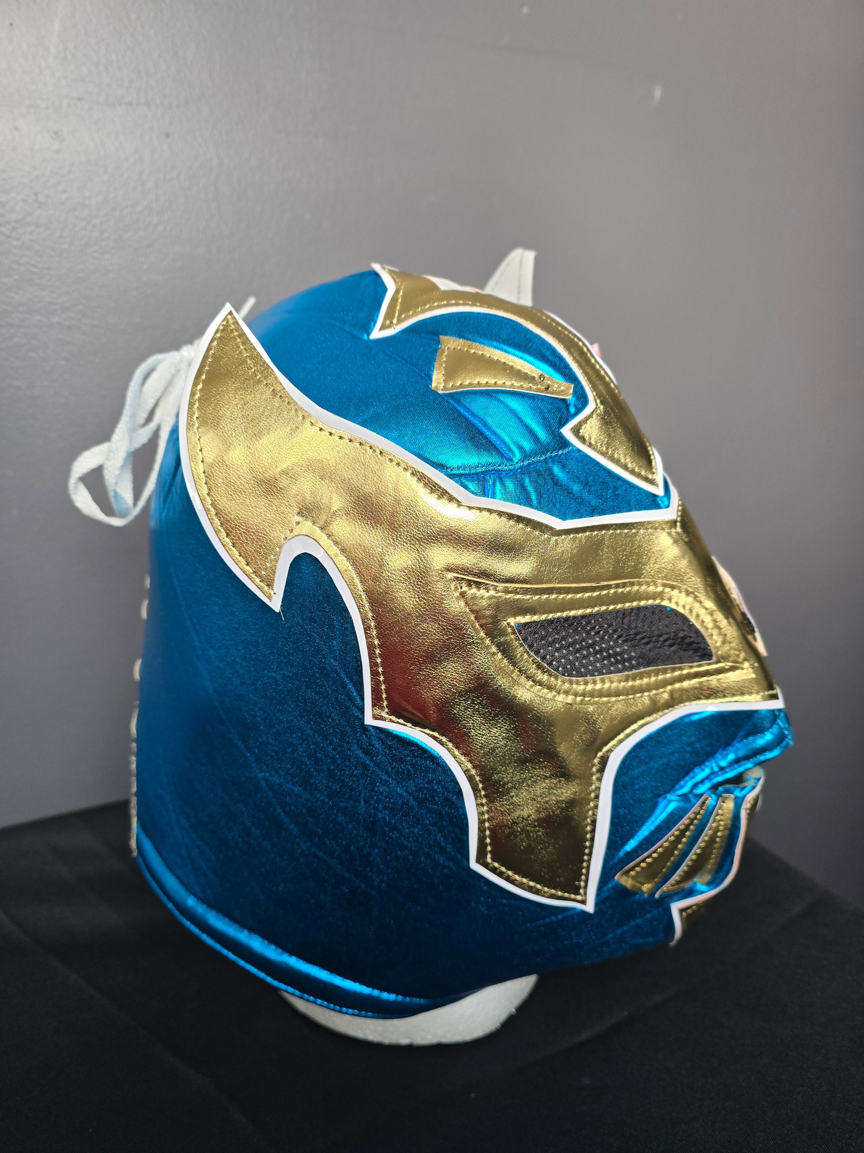 Sin Cara Luchador Mask