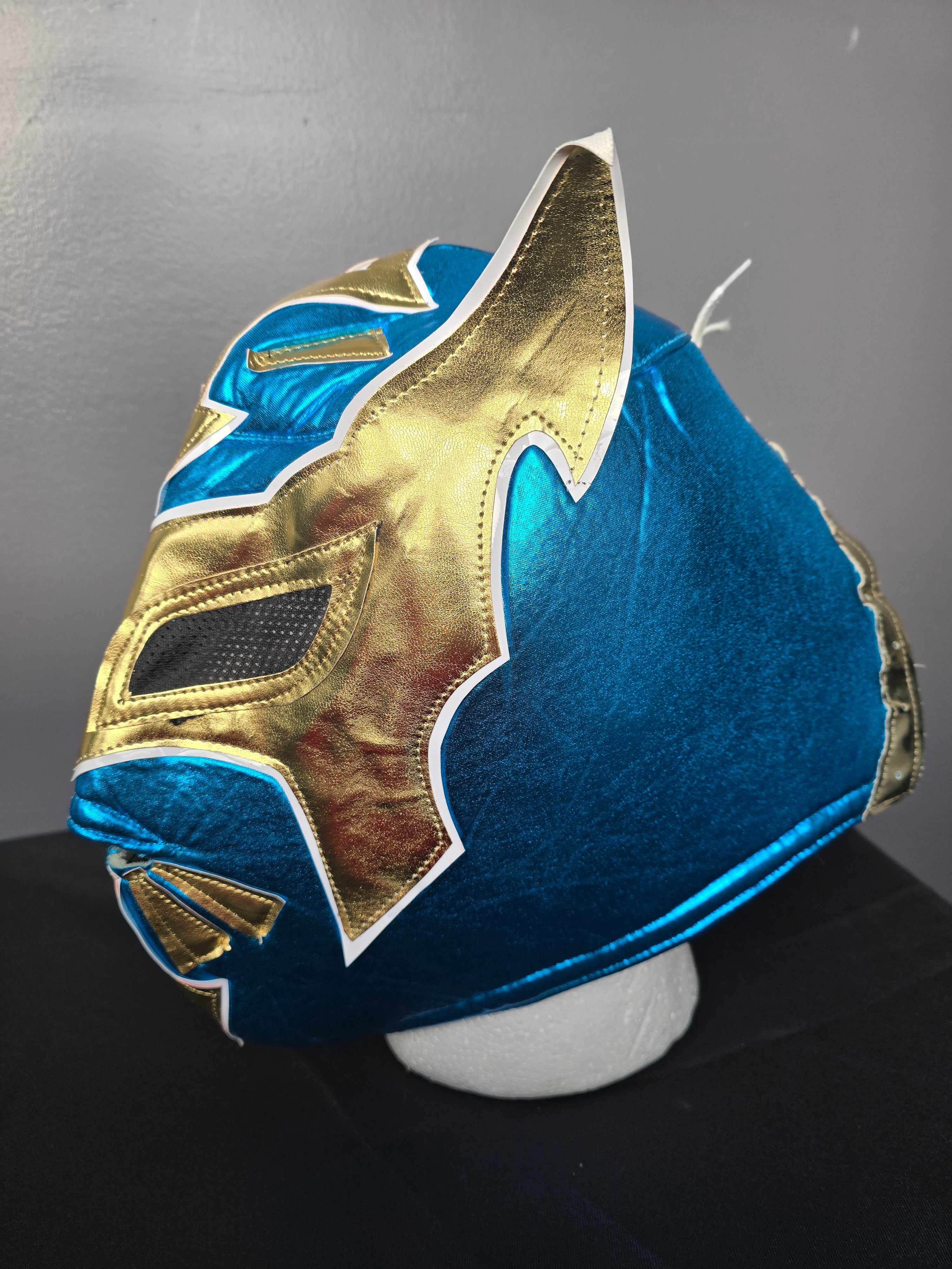Sin Cara Luchador Mask