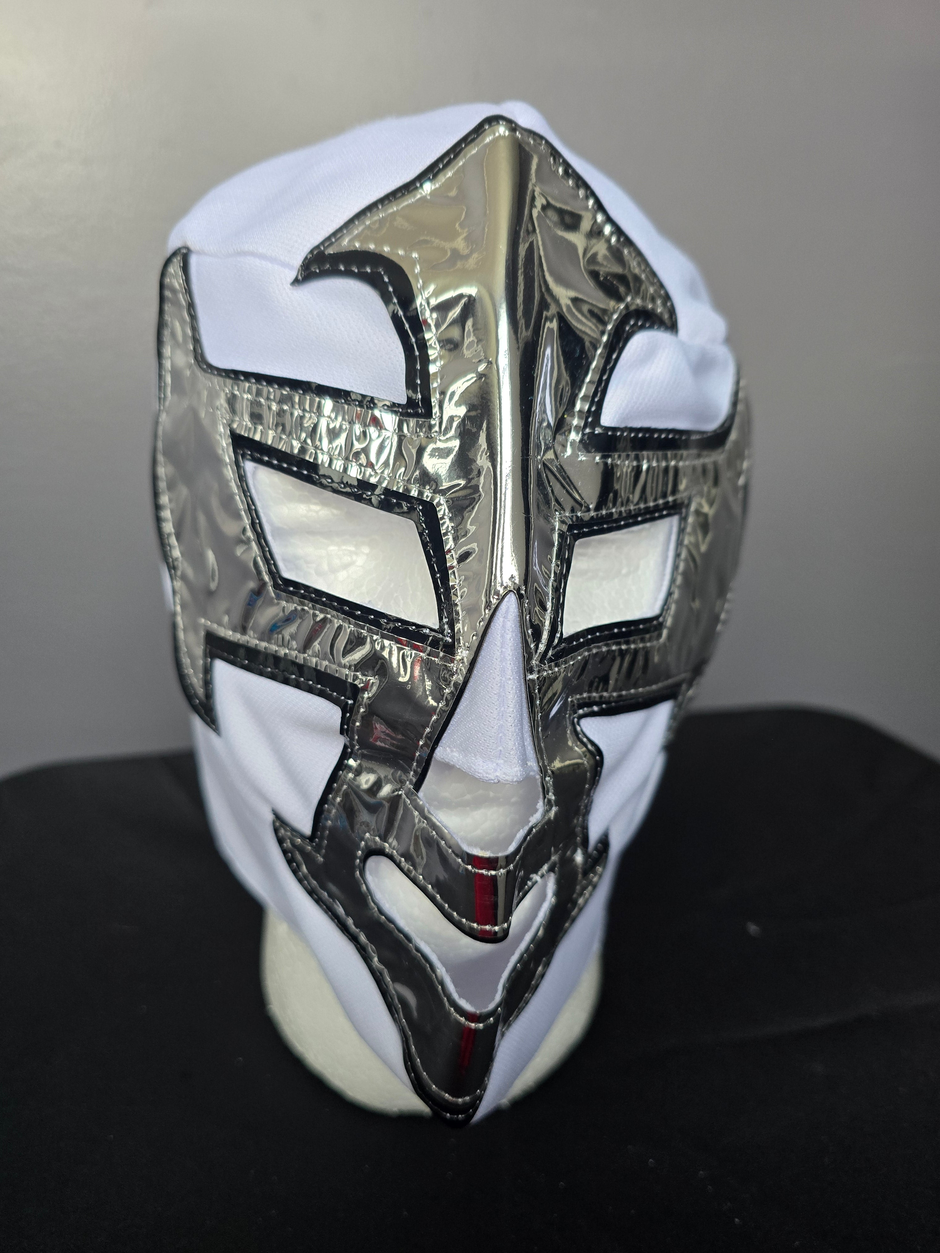 White/Silver Economy Luchador Mask